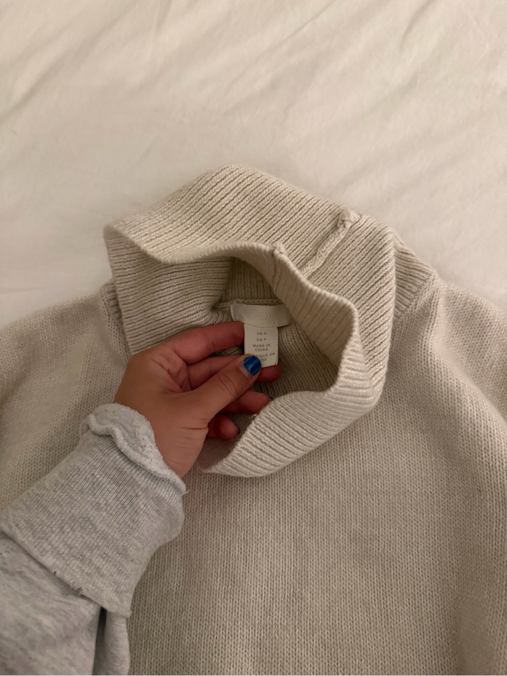H&M Sweater - Picture 3 of 3